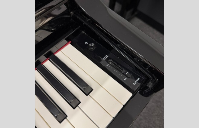 Yamaha CLP635 Digital Piano | Polished Ebony Finish | UK Delivery In Days | Warranty | P/X | Finance Options | Includes Stool, Headphones | Used | Serial Number BCYO01005 - Image 10